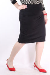 חצאית עפרון סטרצית בשחור- L